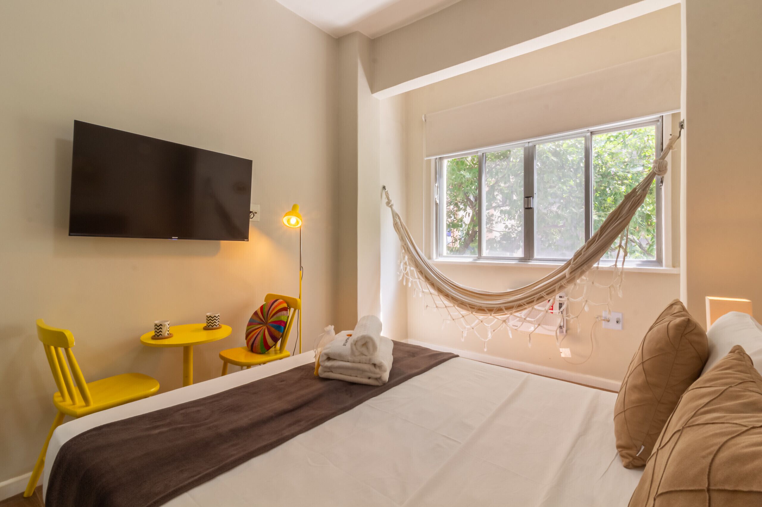 1 habitación, tabla de planchar con plancha, wifi gratis y ropa de cama 