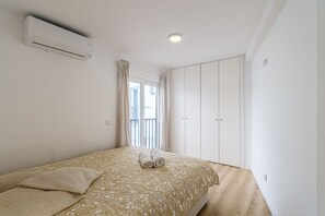 1 chambre, fer et planche à repasser, Wi-Fi, literie fournie