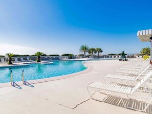 Pool - Turtle Cove Summary: (Gulf Shores)