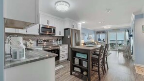 冰箱、微波炉、烤箱、炉灶