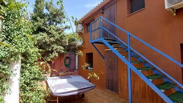 Enceinte de lâhĂ©bergement