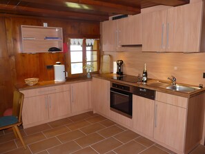 Refrigerador, horno, parrilla de estufa y lavavajillas