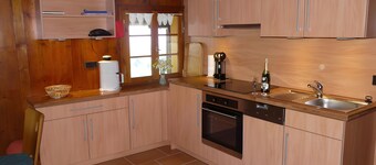 Apartment 'Reesbauernhof - Fewo Abendrot' with Mountain View, Shared Terrace & Wi-Fi