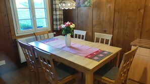 تناول الطعام