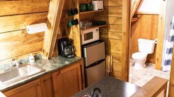 Refrigerador, microondas, parrilla de estufa y tostadora