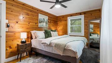 3 bedrooms, iron/ironing board, WiFi, bed sheets