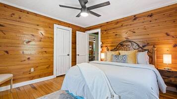 3 habitaciones, tabla de planchar con plancha, wifi y ropa de cama