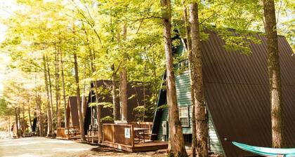 Canoe Believe It Cabin | Indoor Jacuzzi Tub