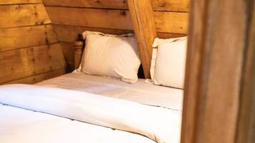 2 habitaciones, tabla de planchar con plancha, wifi y ropa de cama