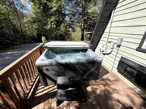 Bañera de hidromasaje al aire libre