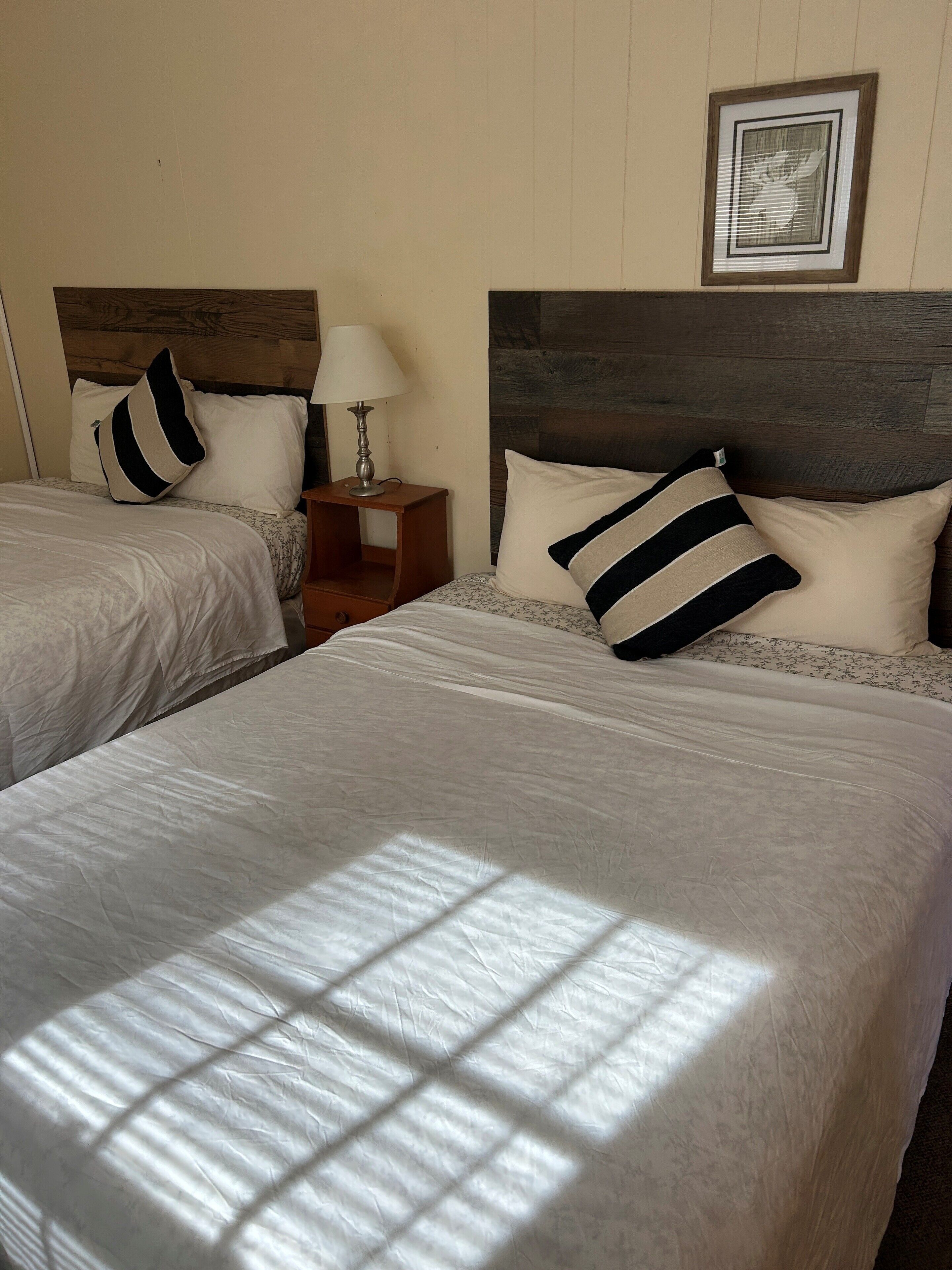 2 chambres, fer et planche à repasser, accès Internet, draps fournis