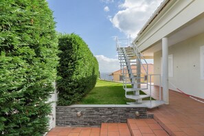 Property grounds - Villa 'Sky and Sea Haven' with Sea View, Wi-Fi and Air Conditioning (Santa Cruz)