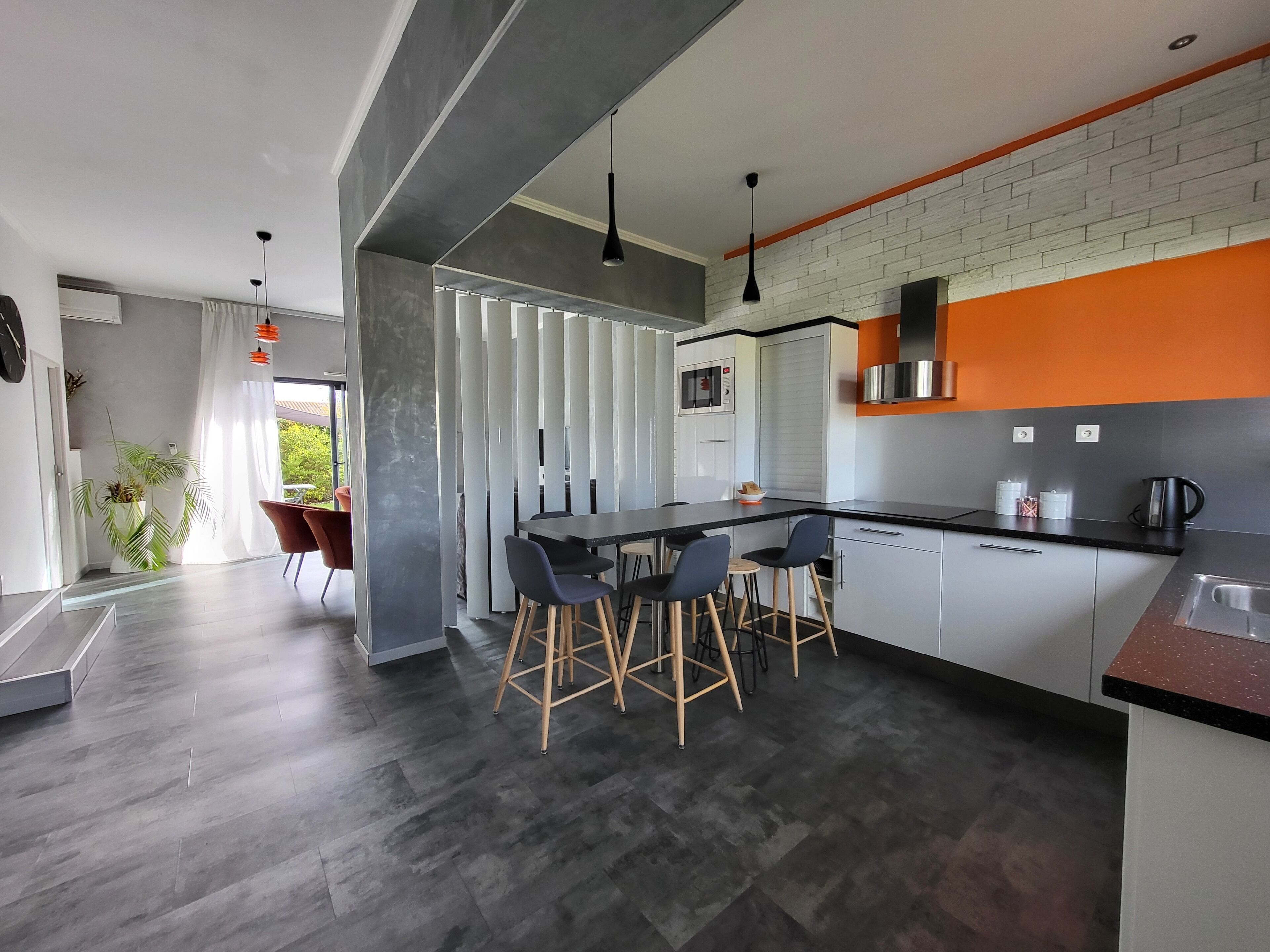 Micro-ondes, four, lave-vaisselle