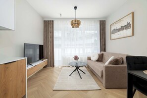 TV, offices - Modern Apartment | Air Conditioning | Spa and Gym | Parking. (Wrocław)