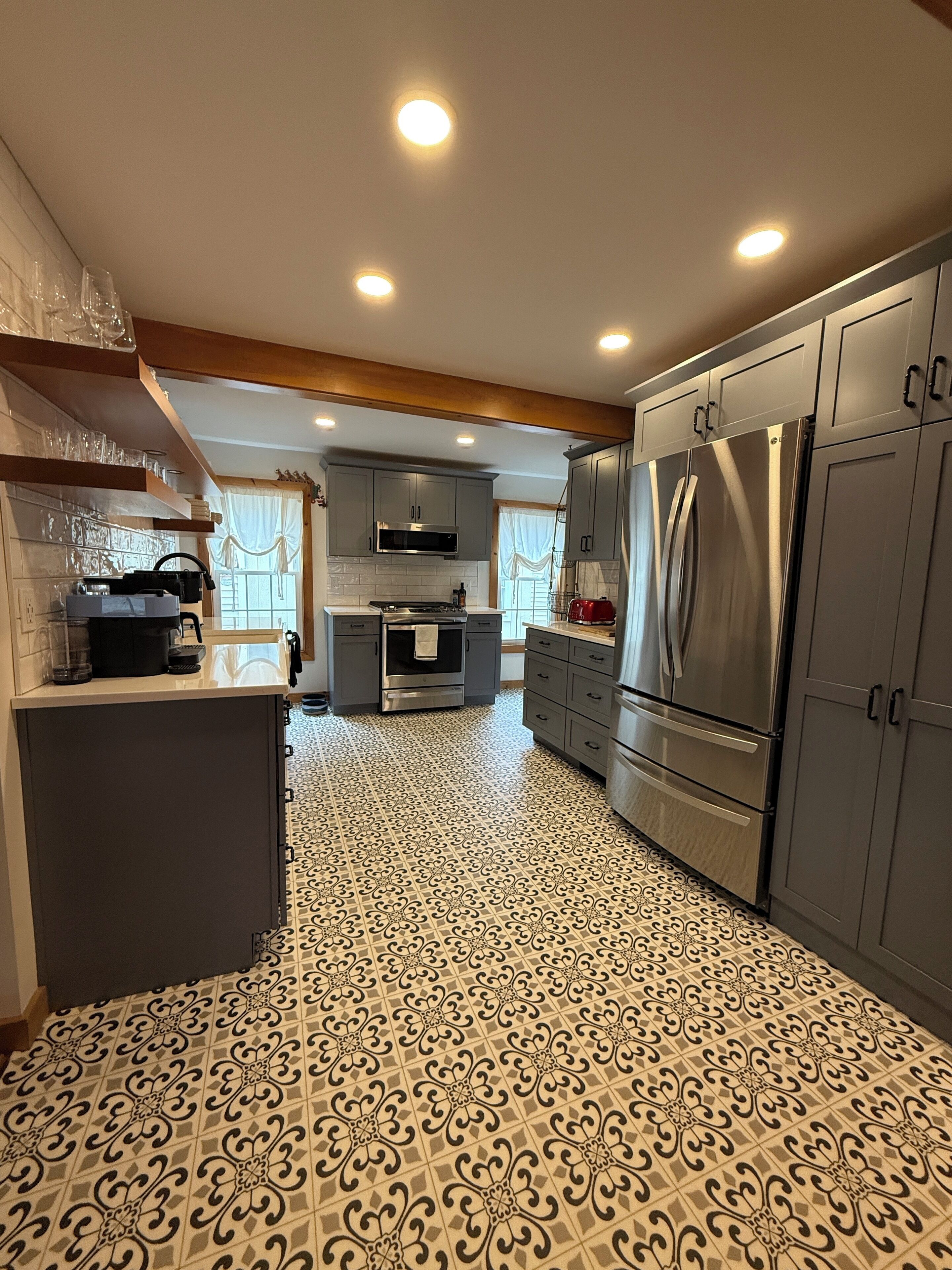 Frigorífic, microones, forn i placa de cuina 