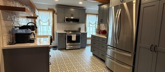 Adorable Downtown 3-bedroom ski house in Ludlow