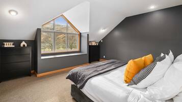 5 bedrooms, iron/ironing board, travel cot, WiFi