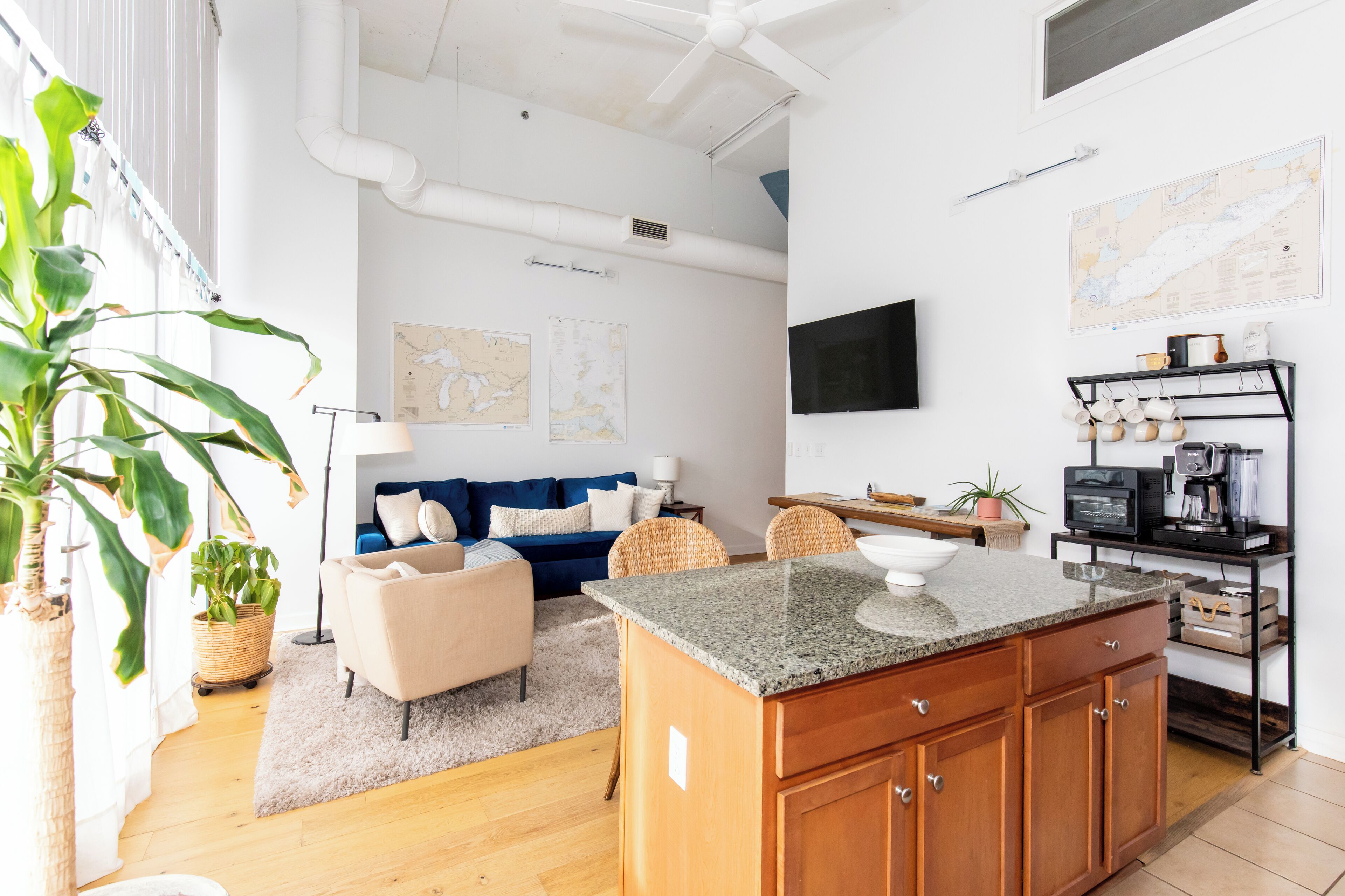 Smart TV, fireplace, table tennis