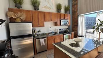 Fridge, microwave, oven, stovetop