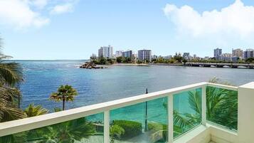 Luxury Apartment, Lagoon View | Balcony view