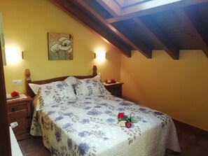 2 bedrooms, Internet, bed sheets - Rural Apartments La Viña (Apartment number 8) (Cangas de Onis)