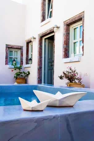 Traditional Villa, 2 Bedrooms, Hot Tub, Partial Sea View | Jetted tub. SV Mansion Oia