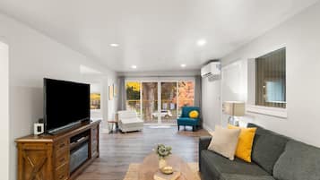 Télévision, cheminée