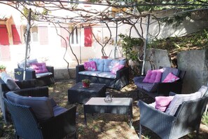 Terrace/patio - Holiday Home in Provence near Mont Ventoux (Bédoin)
