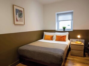 2 bedrooms, individually decorated, individually furnished, free WiFi - Oakwood Apartment (Llanrwst)