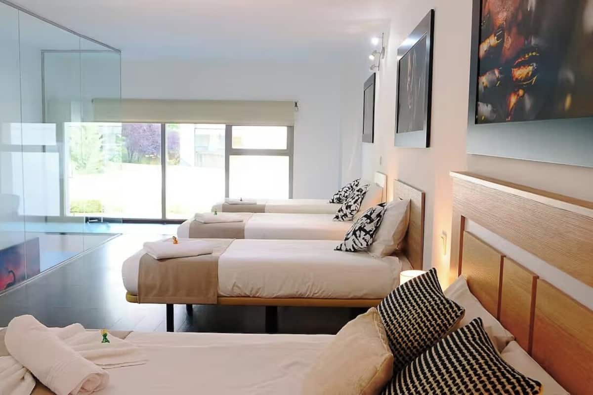 Comfort Apartment | Laptop workspace, soundproofing, iron/ironing board, free WiFi