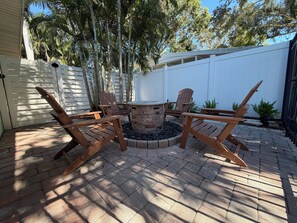 Terrace/patio - 4BR with  Heated Pool , Fire Pit & Pool Table •Mins to Siesta & Downtown! (Sarasota)