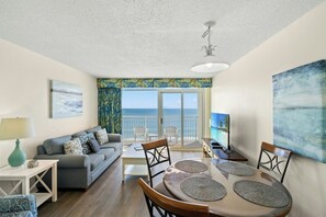 Smart TV - Bay Watch 806- Oceanfront 1BR- Amazing Pools (North Myrtle Beach)