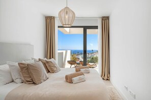 3 bedrooms, iron/ironing board, free WiFi, bed sheets - Luxury Penthouse with Big Terrace and Seaviews (Manilva)