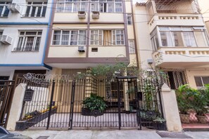 Exterior detail - 14 minutes from Copacabana Beach | FO801 (Rio de Janeiro)