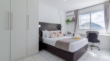 2 bedrooms, iron/ironing board, travel cot, free WiFi