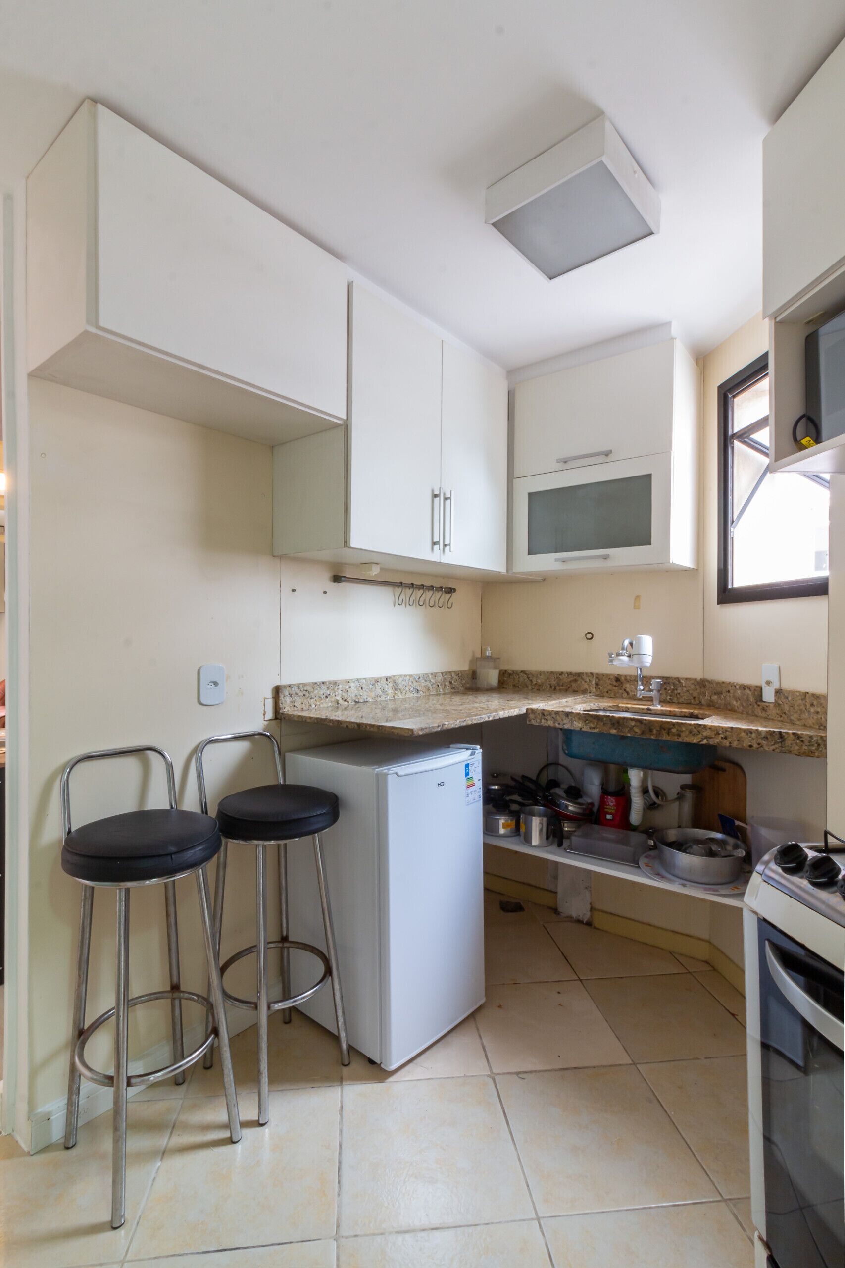 Geladeira, micro-ondas, fogão, cooktop