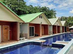 Pool - Phenwaree Amphawa Resort by Zuzu (Samut Songkhram)
