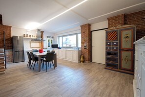 Fridge, microwave, oven, stovetop - Casa a Roddi con vista sulle Colline (Roddi)