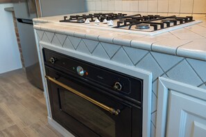 Fridge, microwave, oven, stovetop - Casa a Roddi con vista sulle Colline (Roddi)