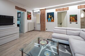 Smart TV - Casa a Roddi con vista sulle Colline (Roddi)