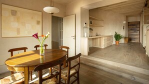 Dining - MON Suite - Two Bedroom Apartment, Sleeps 4 (Monforte D'alba)