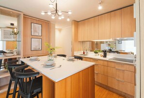 Fridge, microwave, oven, stovetop - HOM ELITE | Metro Alcántara | Parking | 2D2B | AA (Las Condes)