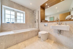 Shower, hair dryer - Curlew Cottage - sleeps 6 guests  in 3 bedrooms (Brancaster)