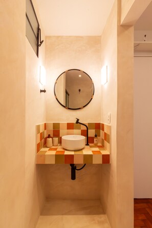 Shower, hair dryer, towels, shampoo - Maravilloso Estudio en Copacabana - NSC522 (Rio de Janeiro)