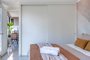 1 bedroom, desk, iron/ironing board, WiFi - HOM I Wifi Parque Almagro Turismo Calefactor (Santiago)