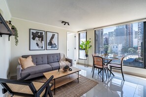 TV, offices - HOM I Wifi Parque Almagro Turismo Calefactor (Santiago)