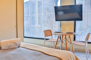 1 chambre, fer et planche à repasser, Wi-Fi, draps fournis
