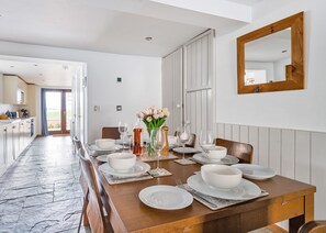 Dining - Longview Cottage - sleeps 6 guests  in 3 bedrooms (Wells-next-the-Sea)