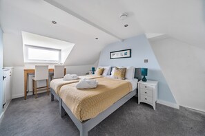 3 bedrooms, WiFi, bed sheets - Longview Cottage - sleeps 6 guests  in 3 bedrooms (Wells-next-the-Sea)