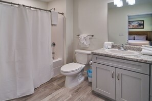 Hair dryer, towels - Ruby 211: 1BD | Great LOCATION + Shared Amenities! (Pigeon Forge)